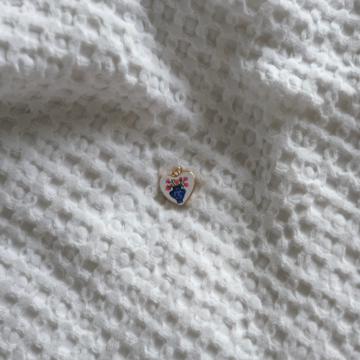 Vase Bouquet Heart Charm
