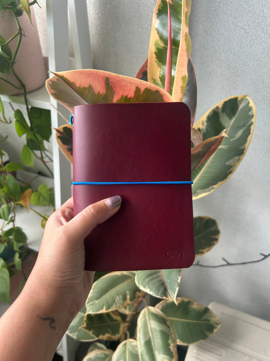 Pinot Field Leather Bifold (A6)