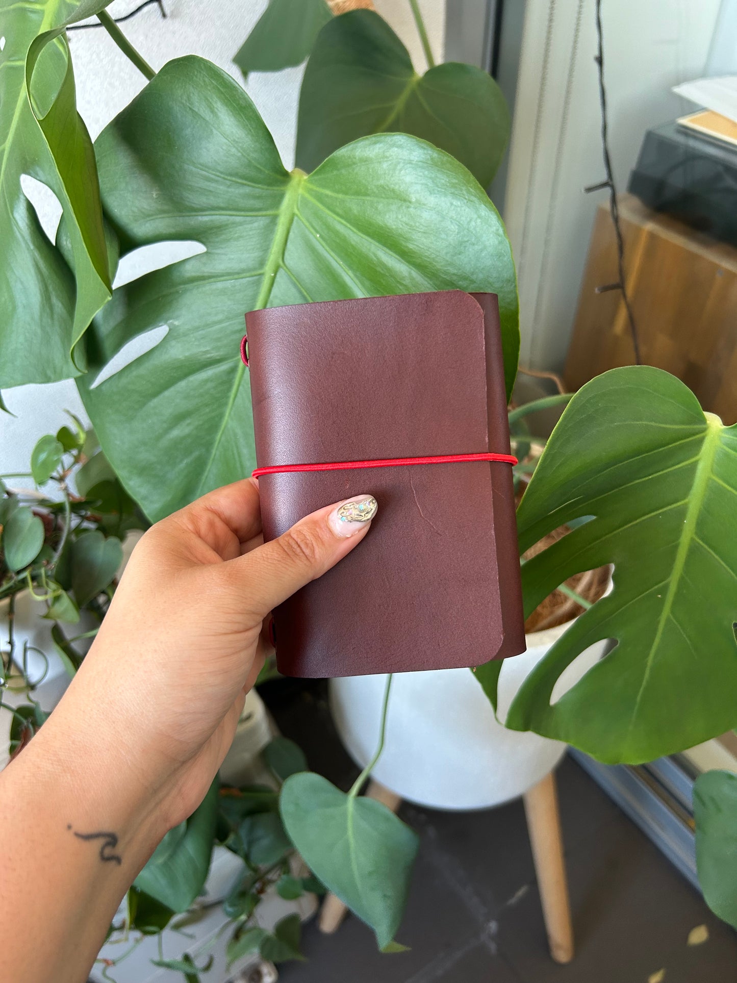 Passport Leather Trifold (B7)